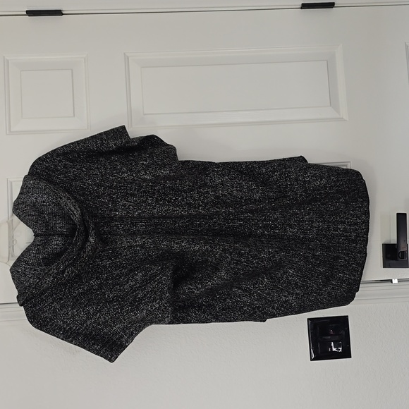 Riah Black and Gray Knit Sweater Nwt - Picture 4 of 5